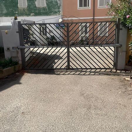 Camelia'S House Apartment Olbia Exterior photo